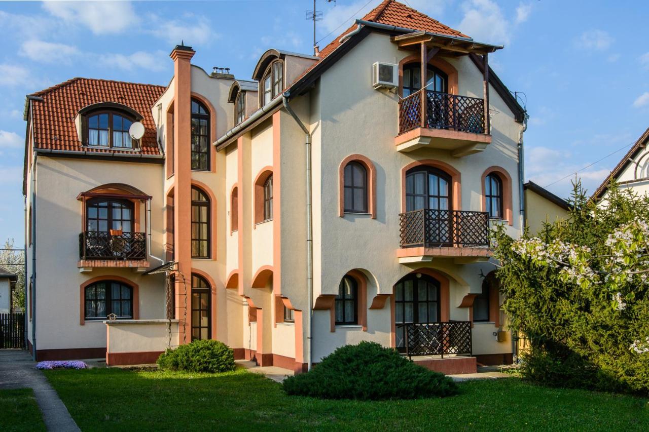 Apartamento Mi12 Eger Exterior foto