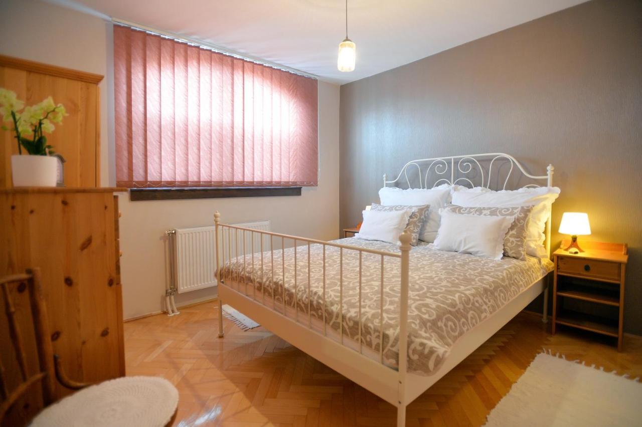 Apartamento Mi12 Eger Exterior foto